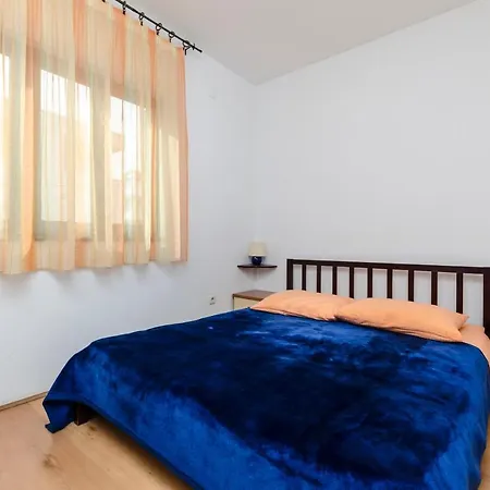 Katja * 特罗吉尔