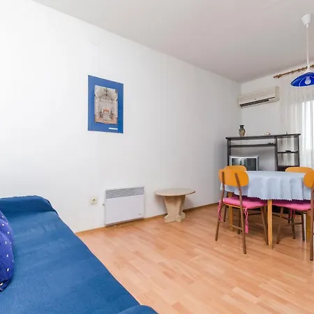 Katja * 特罗吉尔